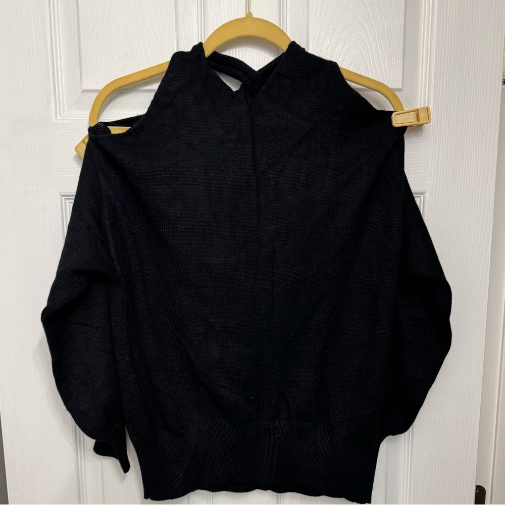 NWOT- Size L - Black Cold Shoulder Sweater (S1)